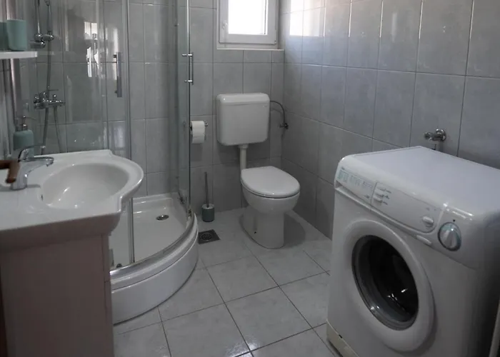 Lucija 6 * Primošten